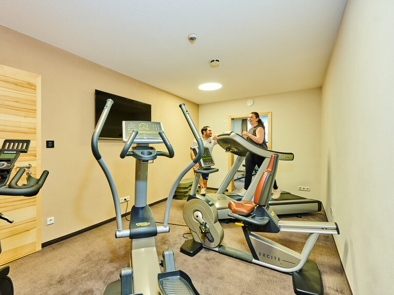 Zirkeltraining neue Fittnessgeräte Aktivraum