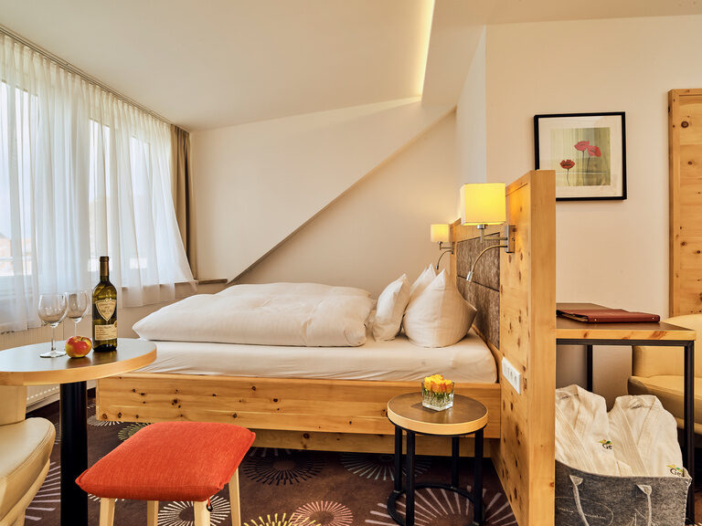 doppelzimmer hell modern
