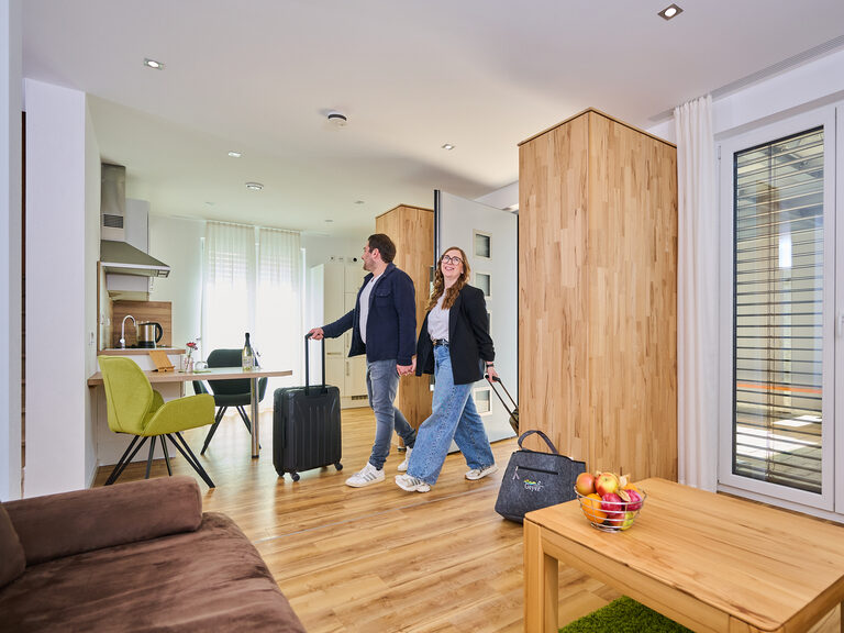 geräumige zimmer lichtdurchflutet